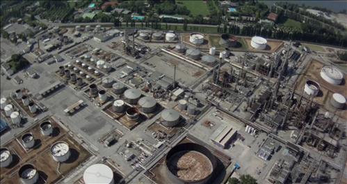 LA FABBRICA DI BENZINA